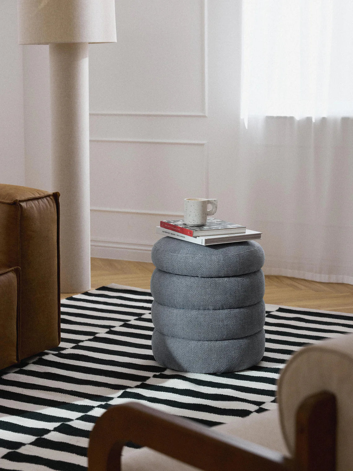 Tabouret rembourré Alto avec espace de rangement